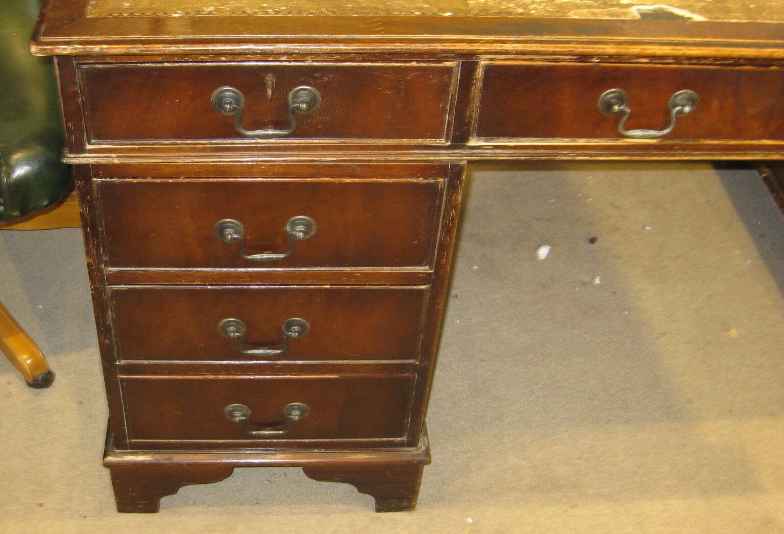 Large Victorian style reproduction mahogany pedestal desk. Dorking Desks