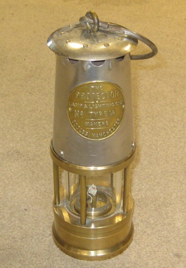 Solid Brass Victorian-Style Coal Miner's Lamp Replica - 9 Inch Tall, Decorative Oil Lamp For Home & Camping - View #9