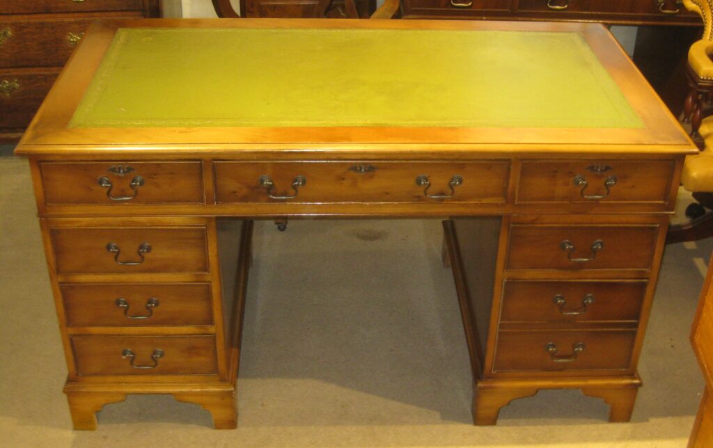 Antique Desks, Antique Desk Chairs, Antique Writing Tables & Bureaux