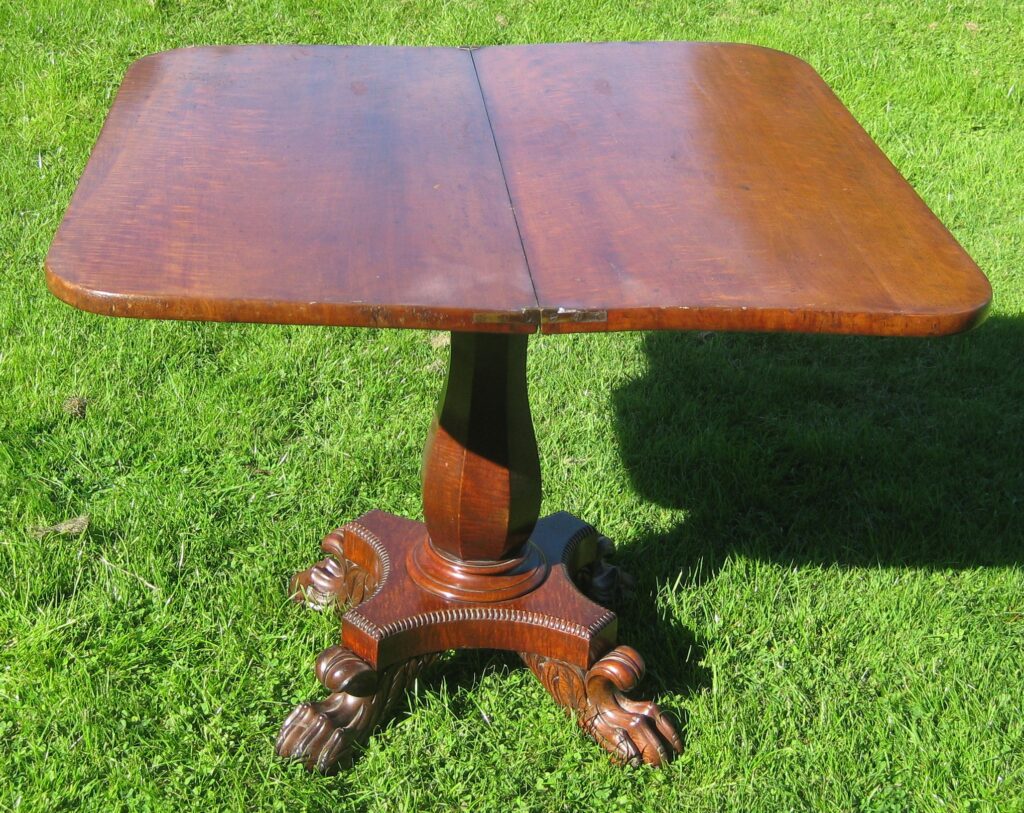 Pretty Victorian mahogany games table. Dorking Desks