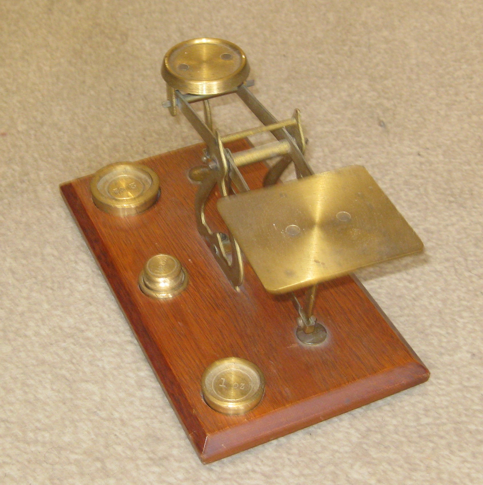 thumbnail interactive-video image 1 of Precision Scale #48276 Lift Rings – 0.018" Wire, Brass Castings, Unpainted, HO Scale? 1 of 4