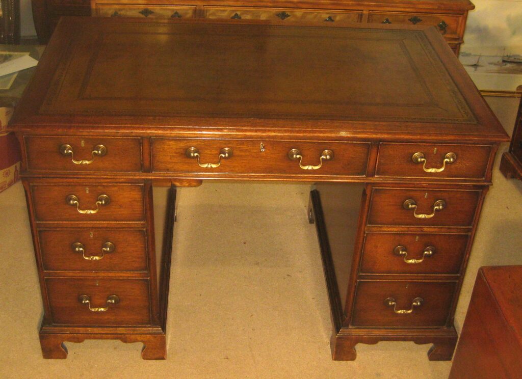 Fine quality Victorian style reproduction mahogany pedestal desk ...